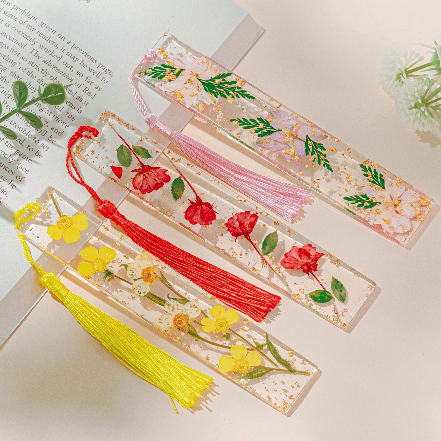 Real Flower, Floral Flower, Book Lover - Personalized Resin Bookmark