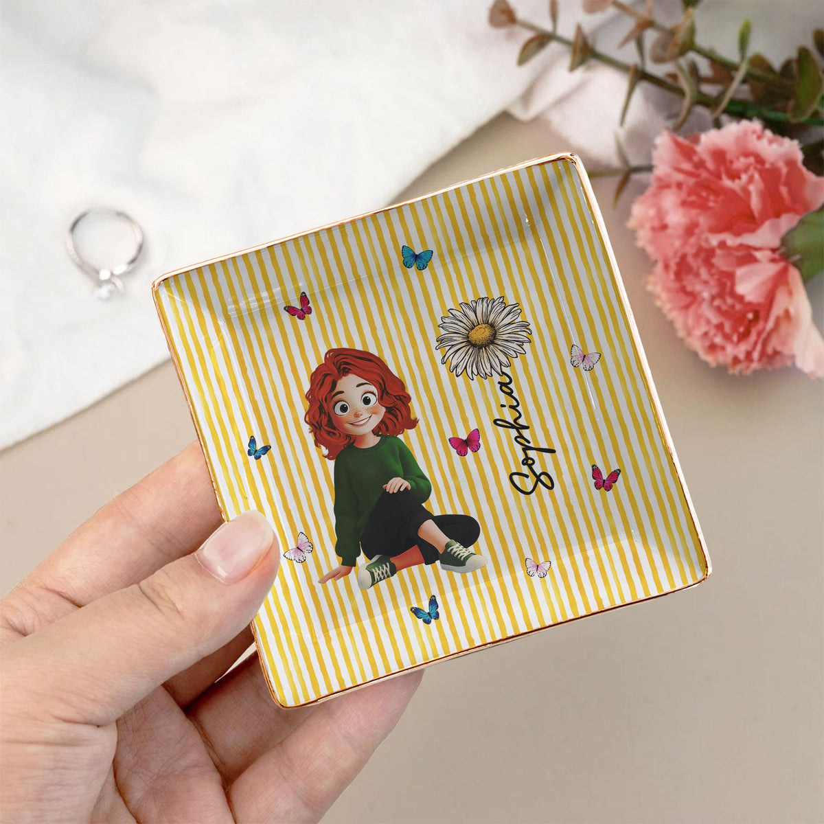 Custom-Birth-Flower-&-Cute-Character-For-Her,-Coworkers,-Friends,-Daughter-Personalized-Jewelry-Dish-4