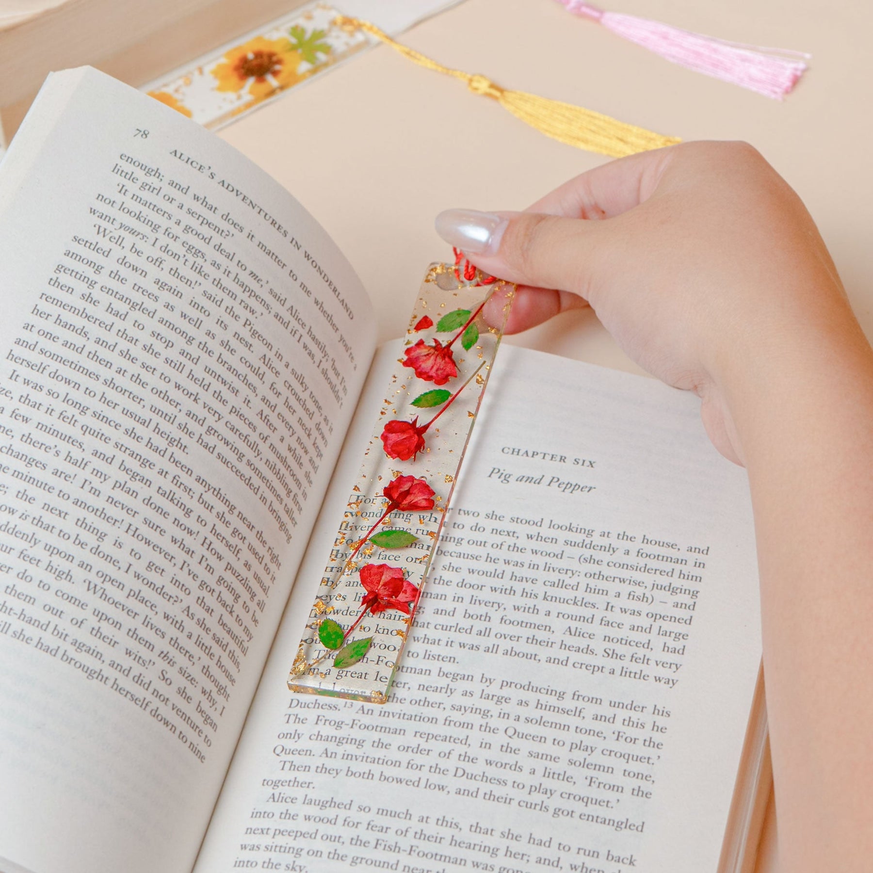 Book Lover, Birth Flower - Personalized Resin Birth Flower Bookmark